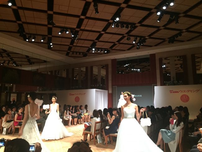 グランマニエ｜25answedding｜ドレスショー