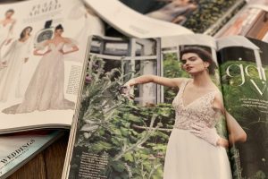 NY　｜　V字ドレス