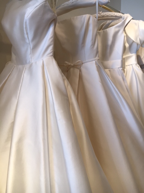 グランマニエのウエディングドレス｜ミカドシルク