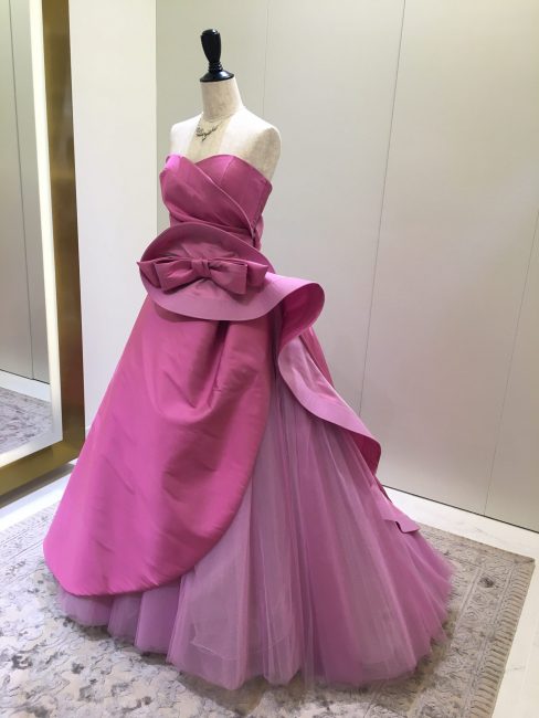 アウローラ｜リボン｜ピンクのカラードレス｜グランマニエのカラードレス