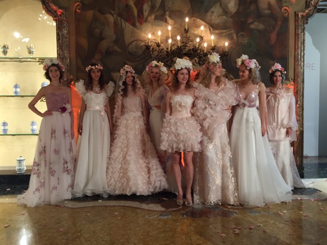 MILANOで開催されたFIOのドレスショー映像が届きました。