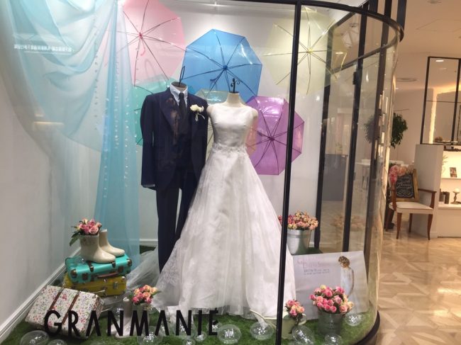 【ヴァレリー】スタイリッシュな花嫁に人気の上品なドレスを展示