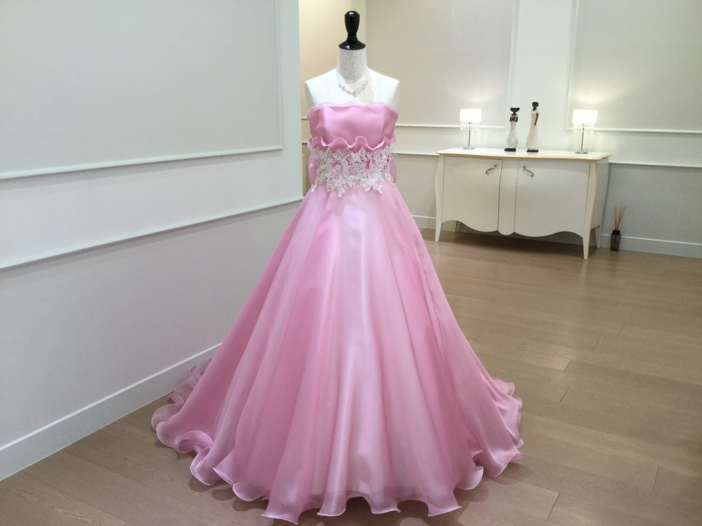 ELENA【エレナ】艶やかで可愛らしいピンクドレスが届きました。