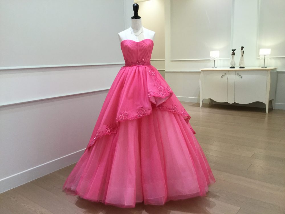 新作ドレス ブリジットバルドーピンク 大人可愛い ピンクカラードレスが届きました グランマニエ東京銀座 札幌