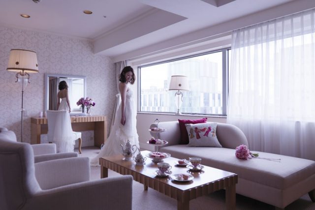 センチュリーロイヤルホテルの結婚式でドレスを探す｜グランマニエ銀座・札幌の提携会場