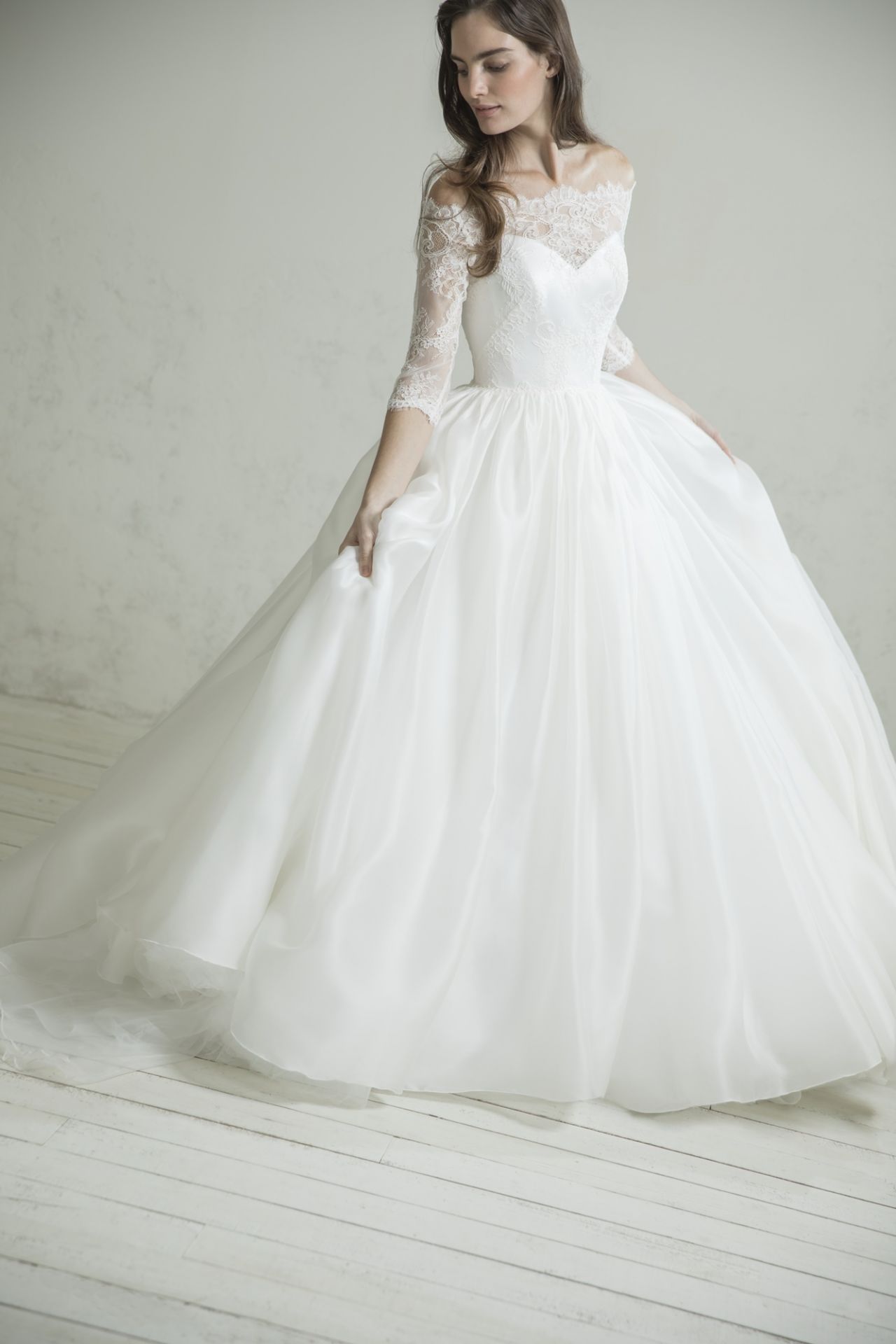 伝統 白いウエディングドレスのはじまり グランマニエ東京銀座 札幌