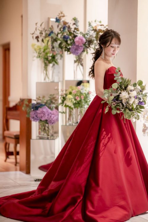 ELEGANCE | SUZANNE NEVILLE | granmanie | wedding dress | red