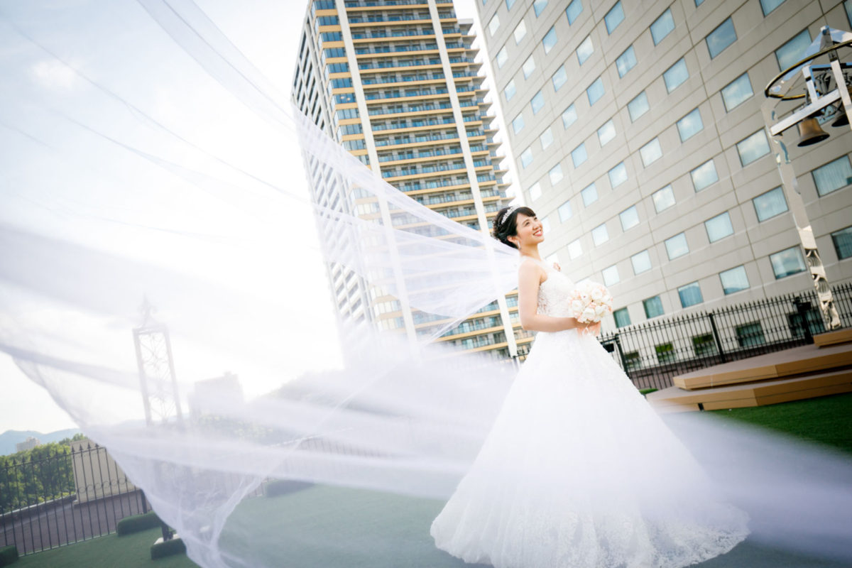 Real Brides ディズニープリンセスの様なロマンティックウエディング Hiroyori Minami グランマニエ東京銀座 札幌