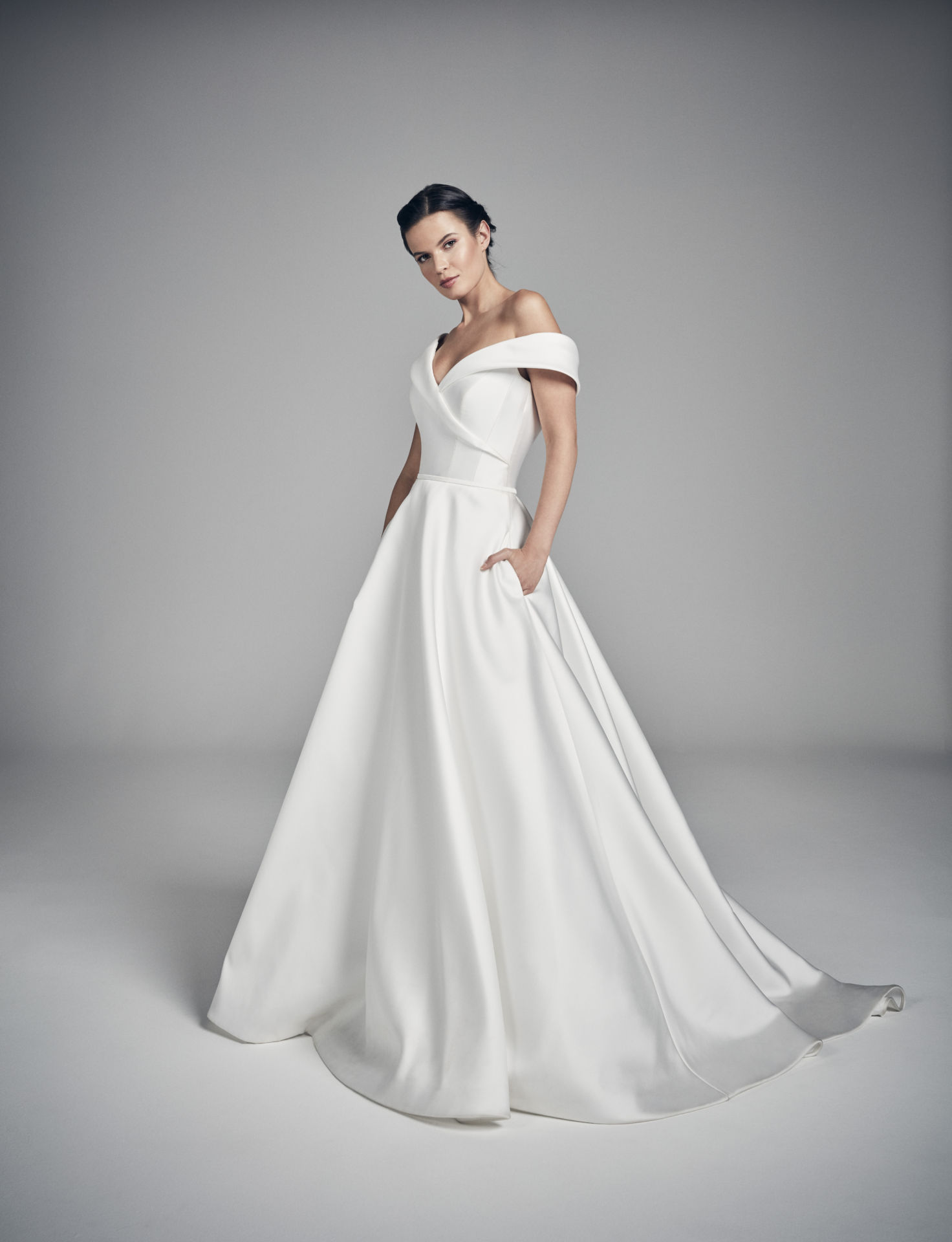 SAPPHIRE | SUZANNE NEVILLE | granmanie | wedding dress