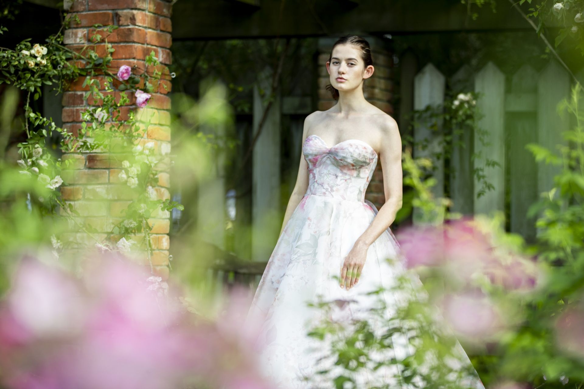 SUZANNE NEVILLE | FLORES | granmanie | wedding dress | flower print